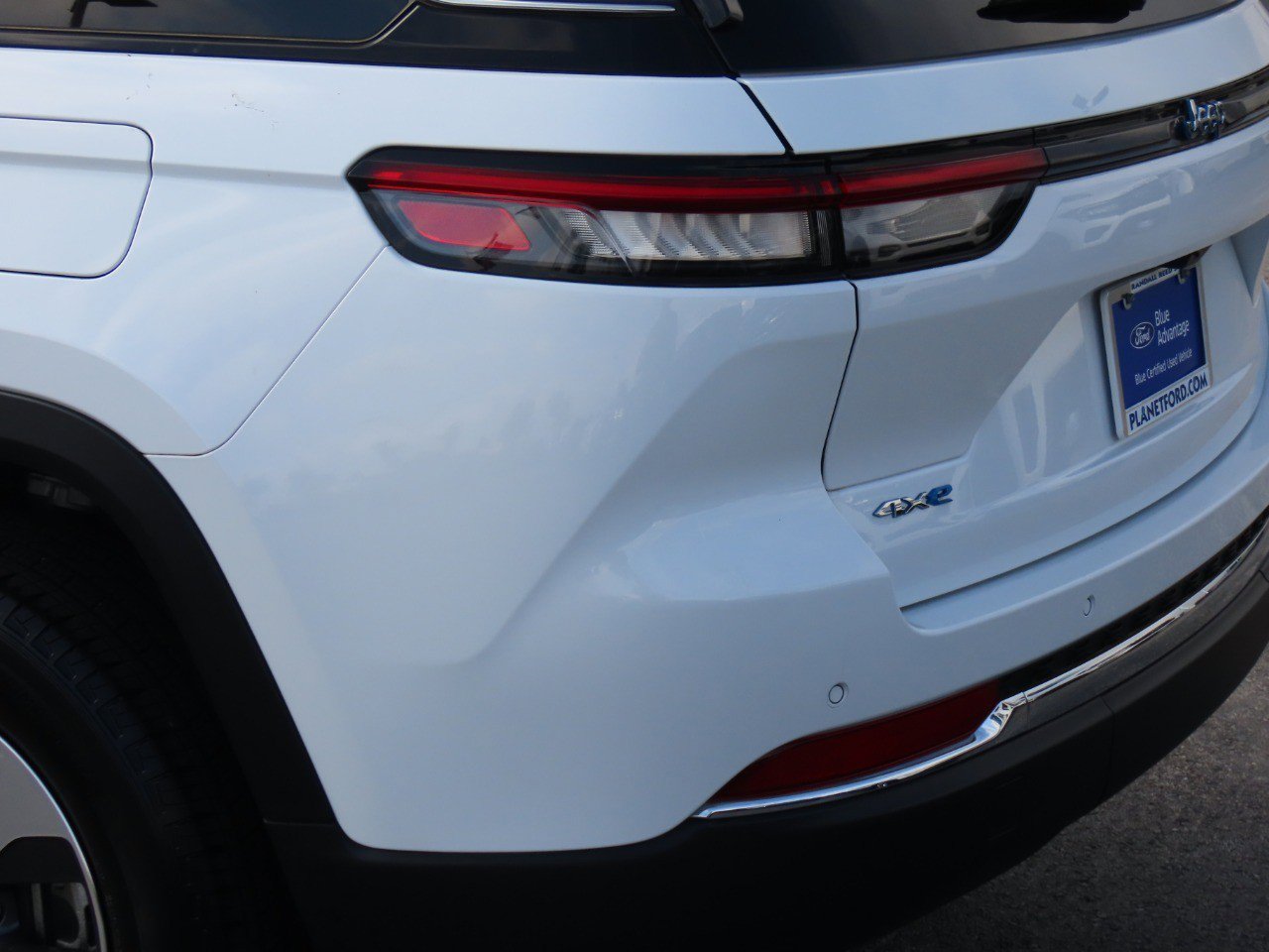 Used 2022 Jeep Grand Cherokee Limited 4xe w/ Luxury Tech Group II image 14