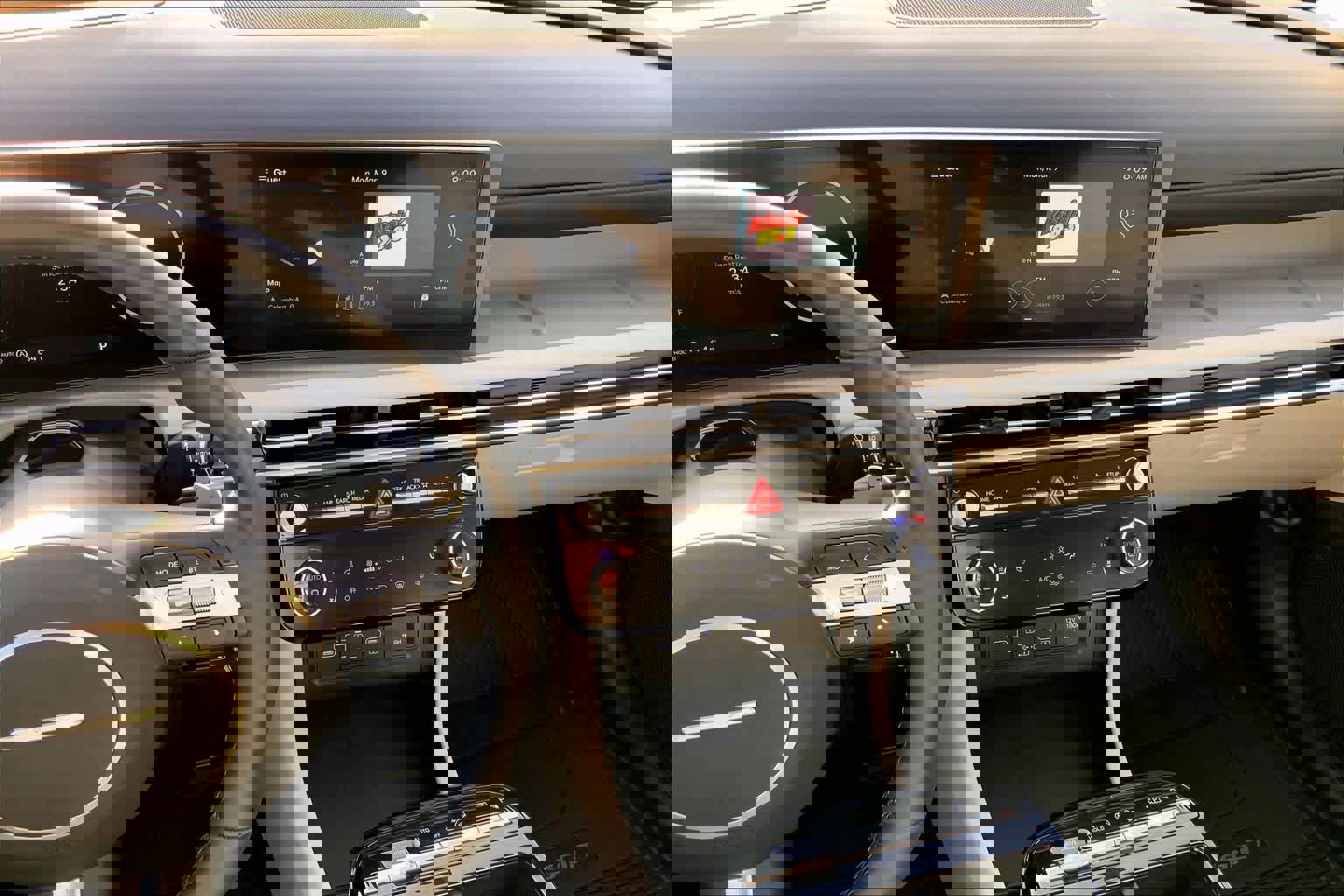 Used 2025 Hyundai Tucson Limited image 8