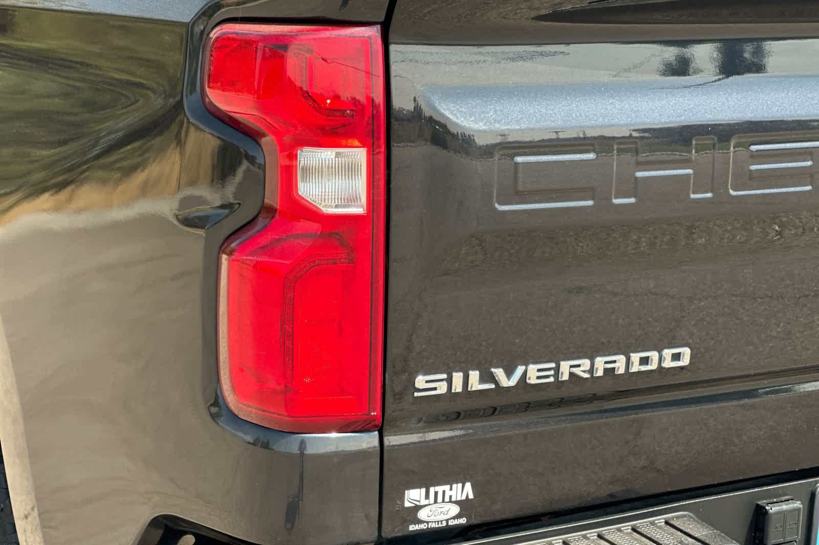 Used 2022 Chevrolet Silverado 1500 LTZ w/ LTZ Convenience Package II AWD/4WD image 27