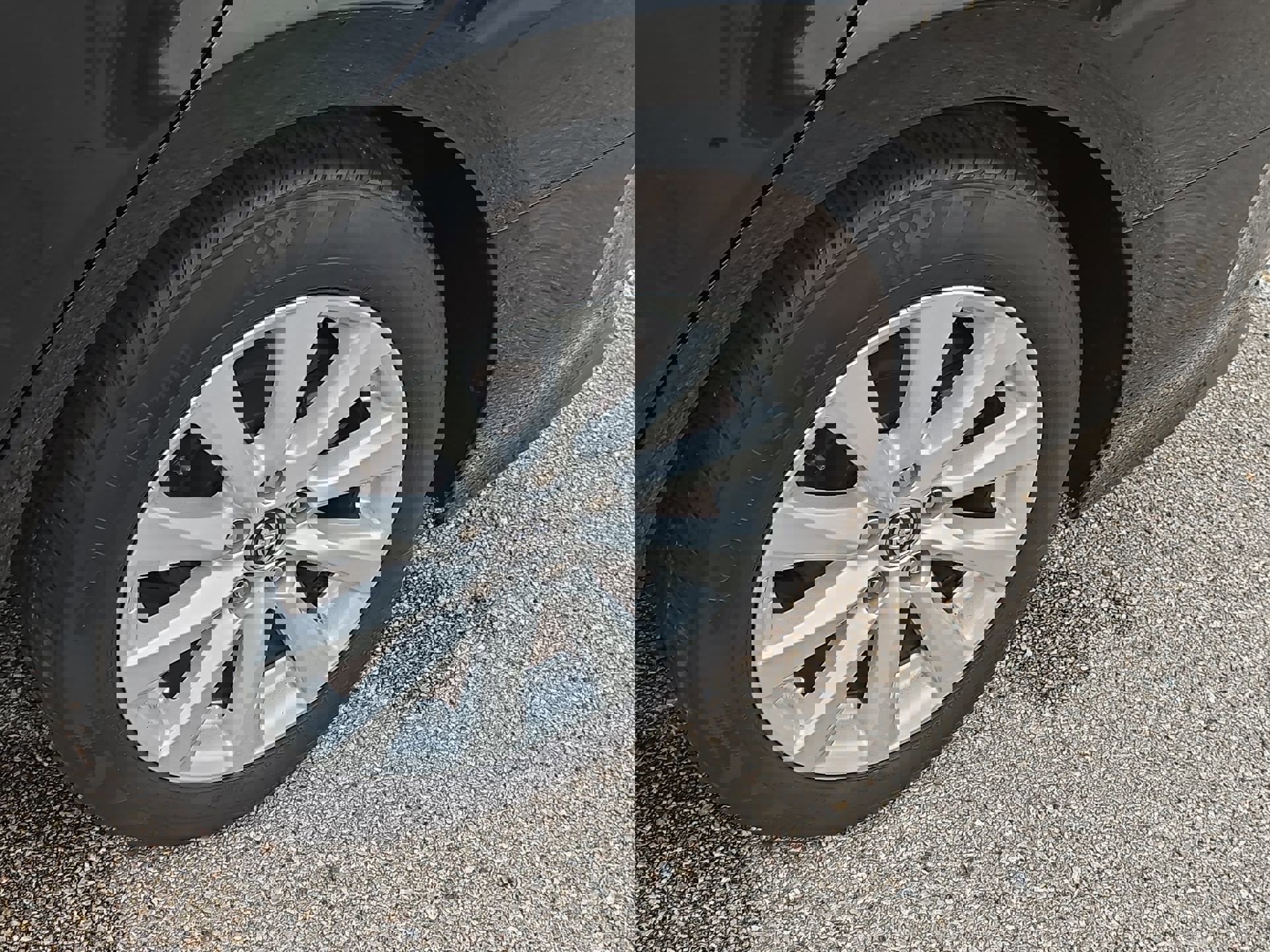 Used 2020 Toyota Camry LE image 10