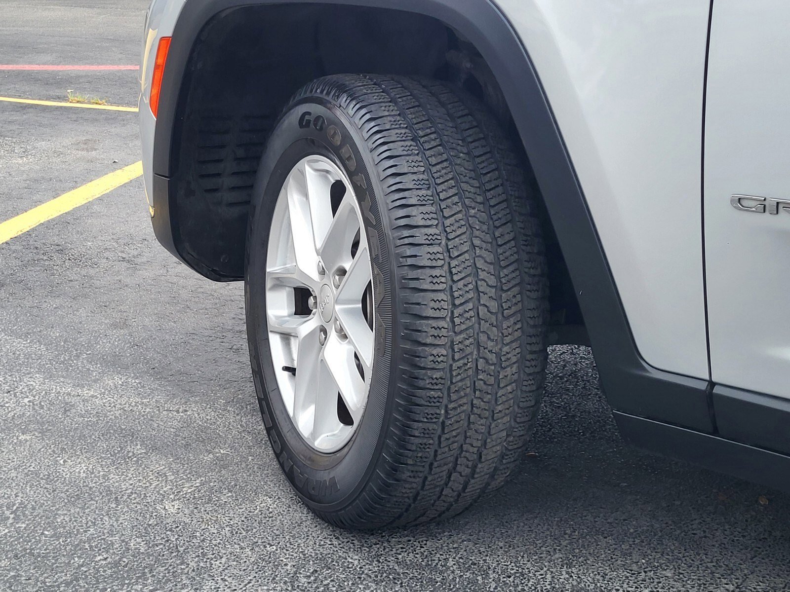 Used 2022 Jeep Grand Cherokee L Laredo w/ Luxury Tech Group I image 34