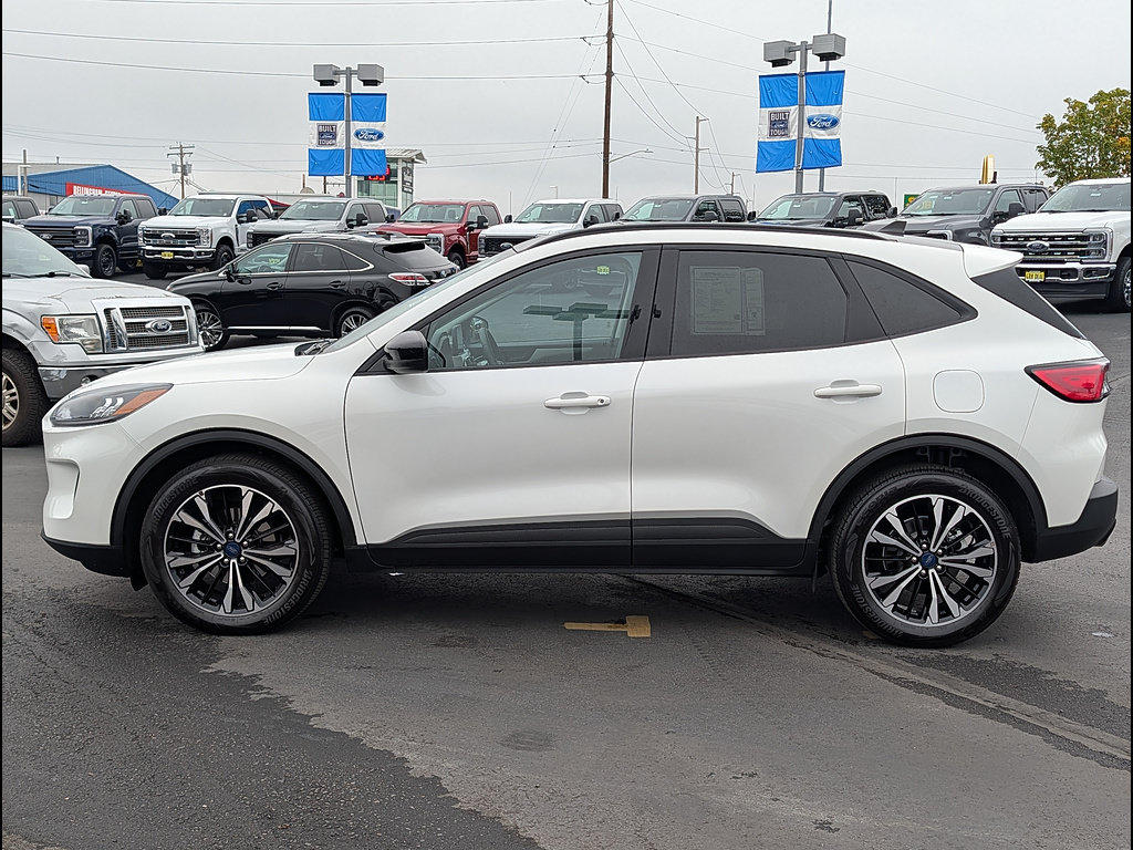 Certified 2022 Ford Escape SE w/ SE Sport Appearance Package AWD/4WD image 10