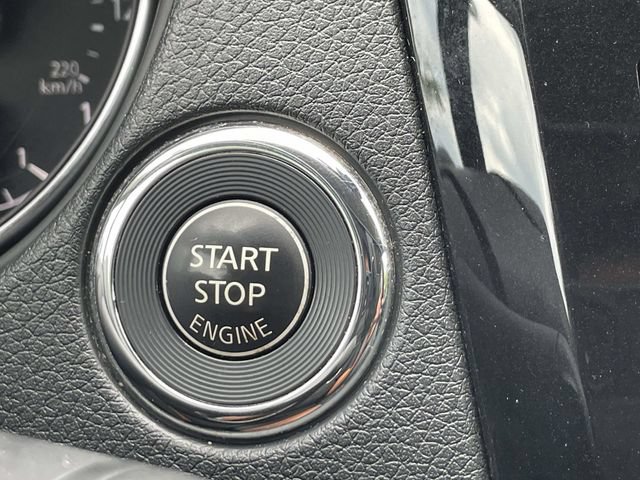 Used 2018 Nissan Rogue SL AWD/4WD image 17