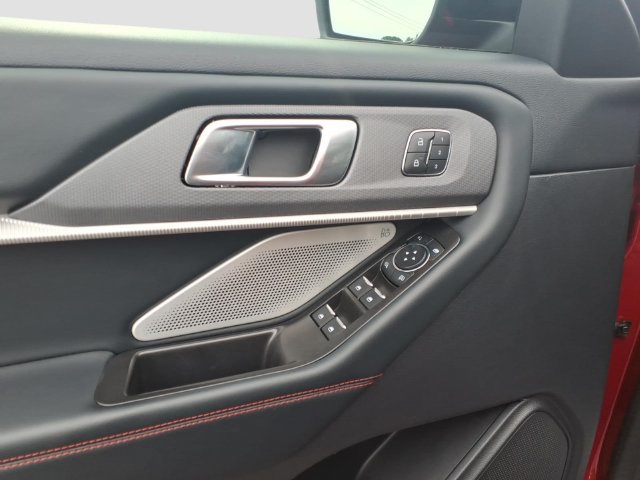 Certified 2025 Ford Explorer ST AWD/4WD image 8
