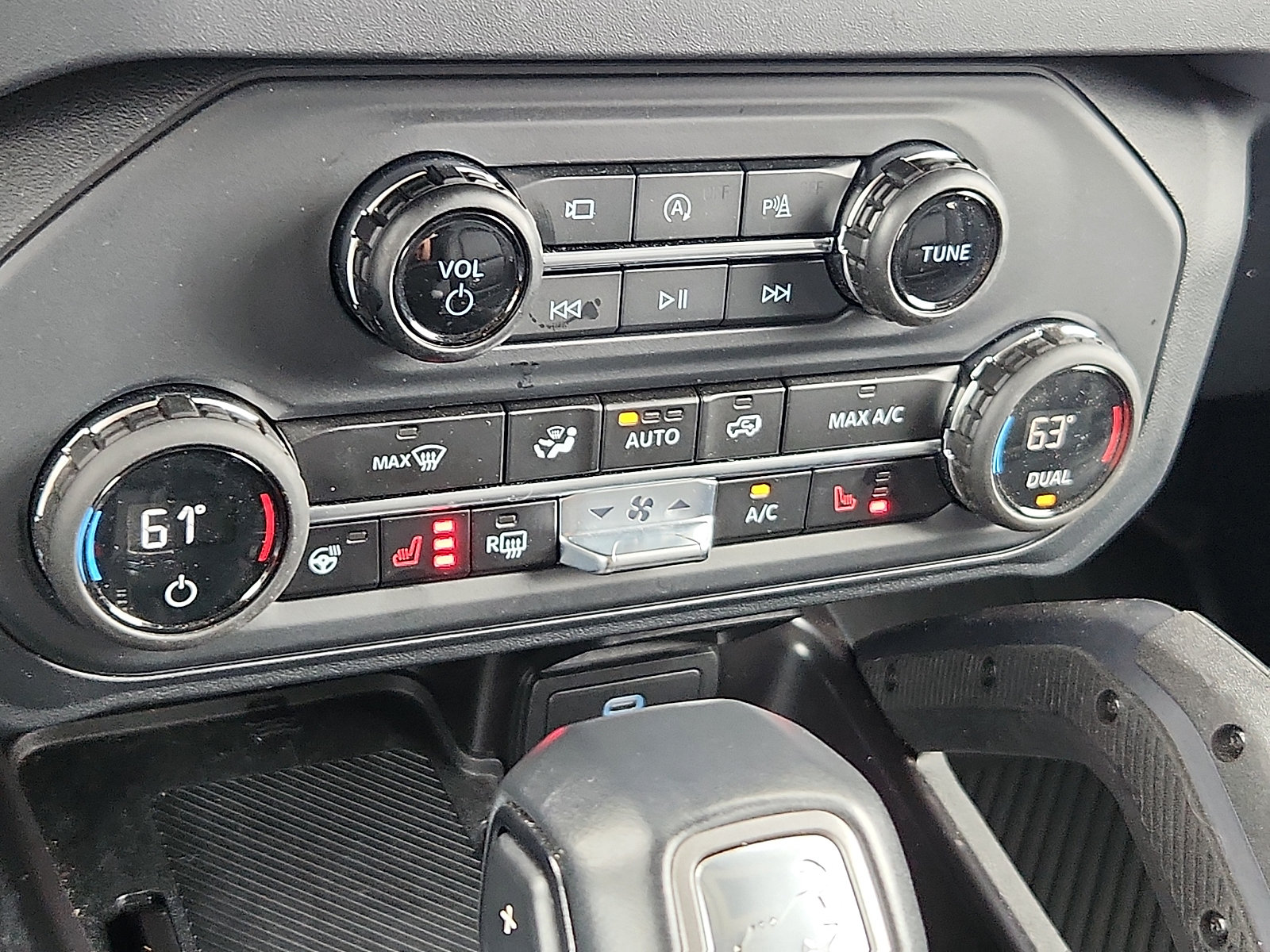 Certified 2025 Ford Bronco Badlands AWD/4WD image 15
