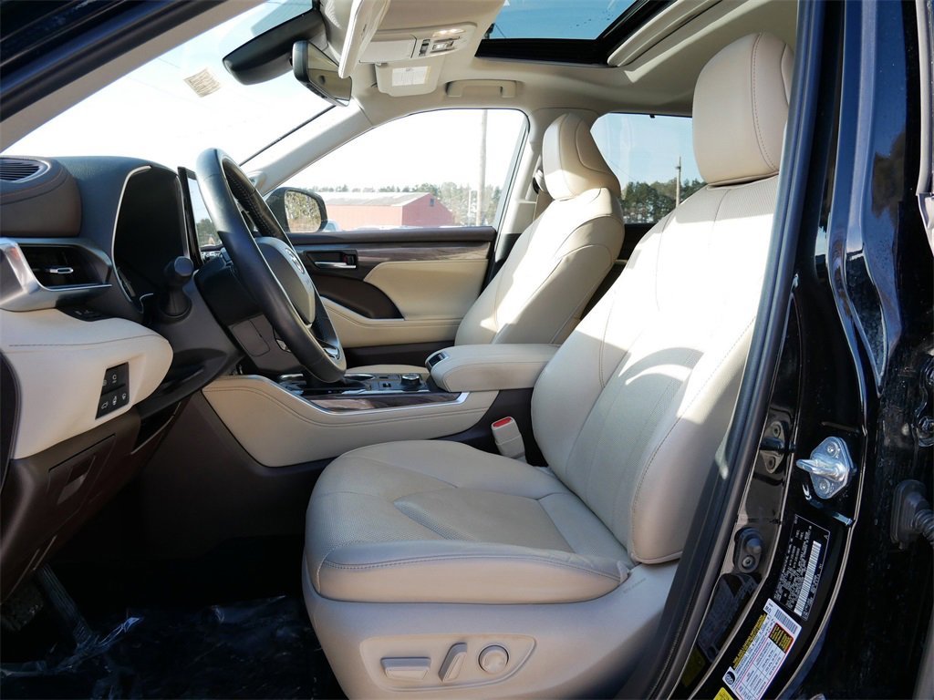 Used 2022 Toyota Highlander Limited image 15