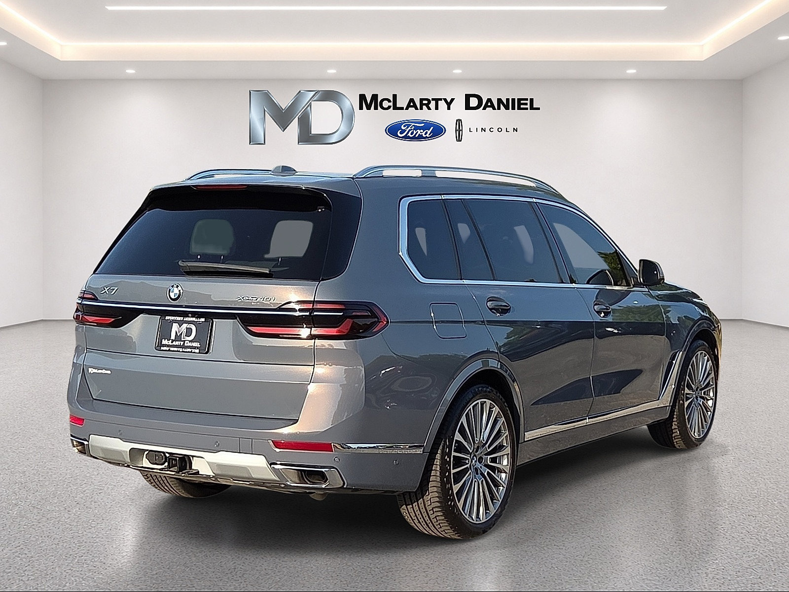Used 2024 BMW X7 xDrive40i AWD/4WD image 5