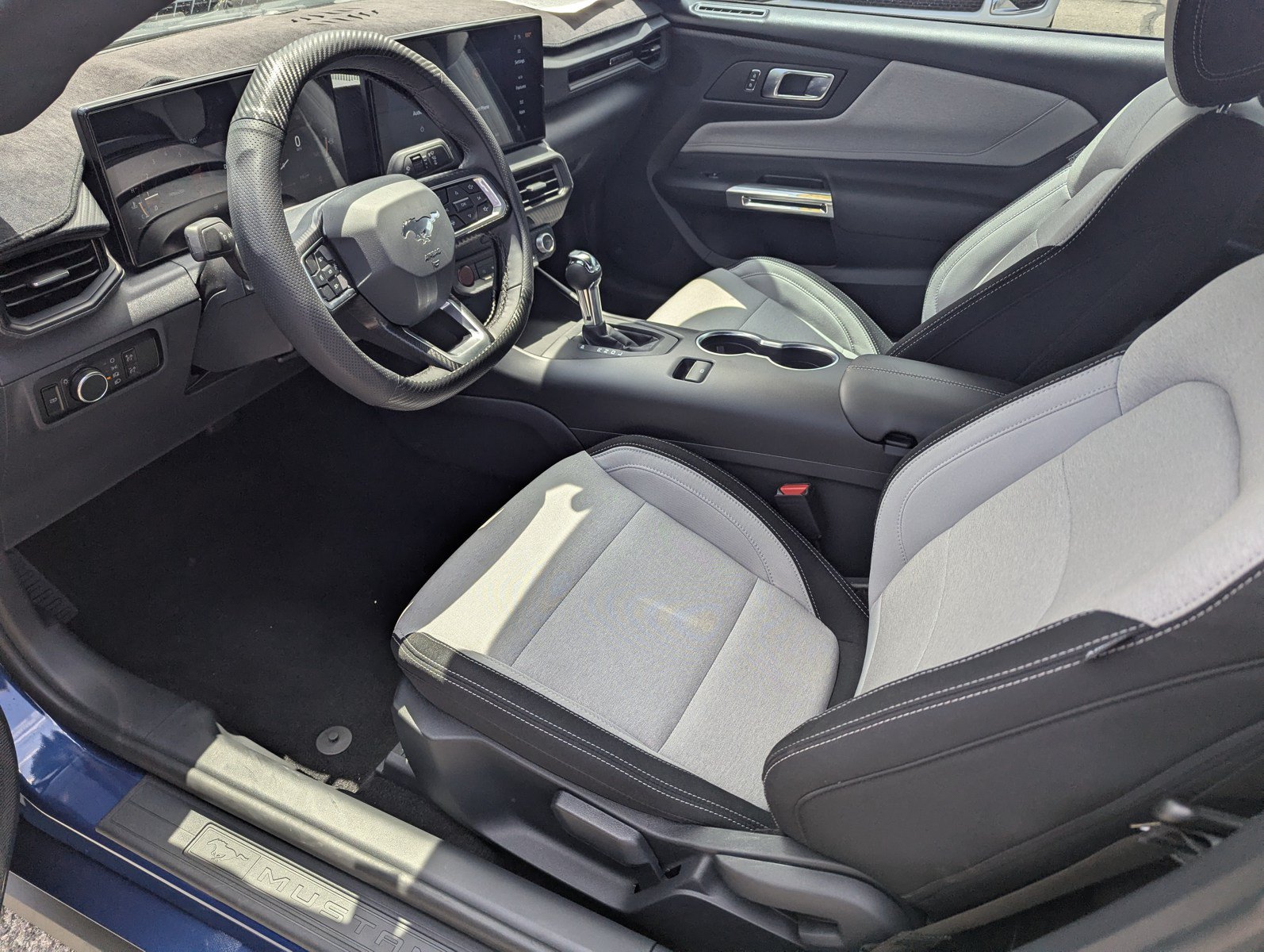 Certified 2024 Ford Mustang Coupe RWD image 9