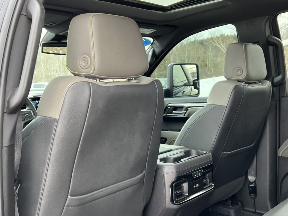 Used 2024 Chevrolet Silverado 1500 ZR2 image 35