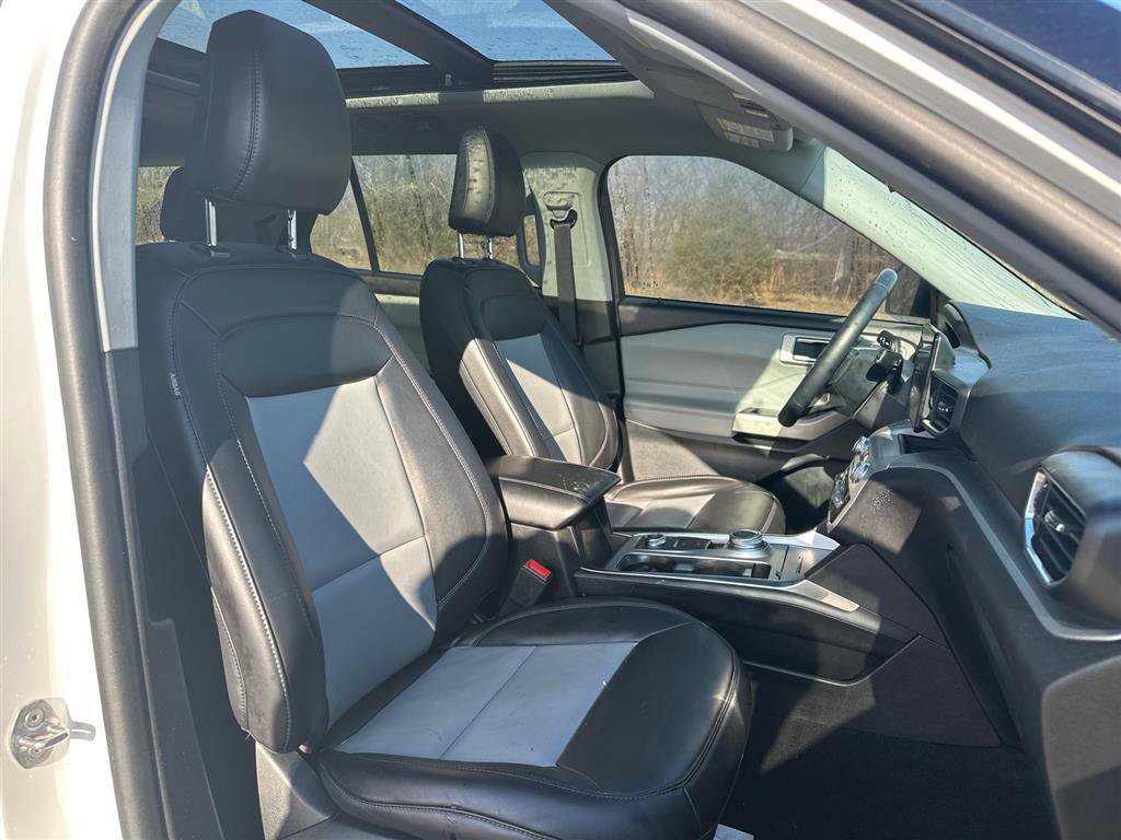 Certified 2023 Ford Explorer XLT w/ Equipment Group 202A image 24