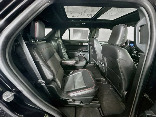Certified 2024 Ford Explorer ST-Line w/ Class IV Trailer Tow Package AWD/4WD image 35