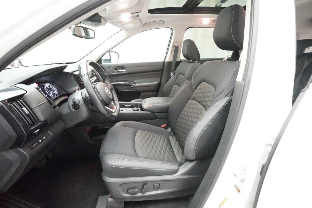 Used 2022 Nissan Pathfinder SV AWD/4WD image 7