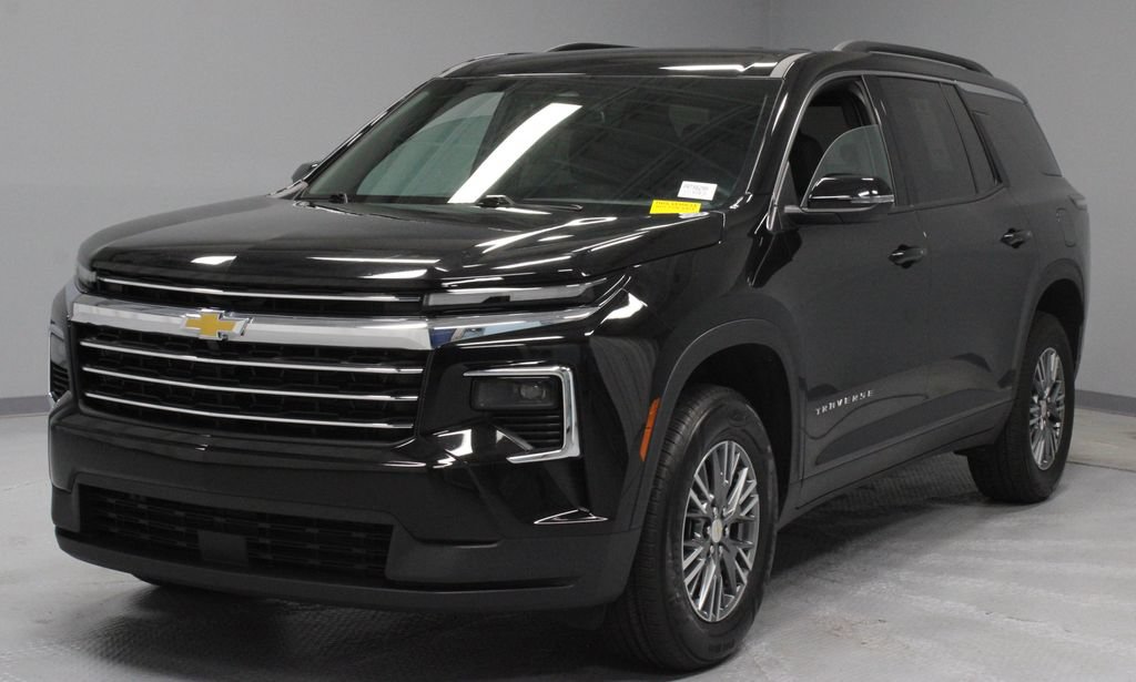 Used 2025 Chevrolet Traverse LT AWD/4WD image 7