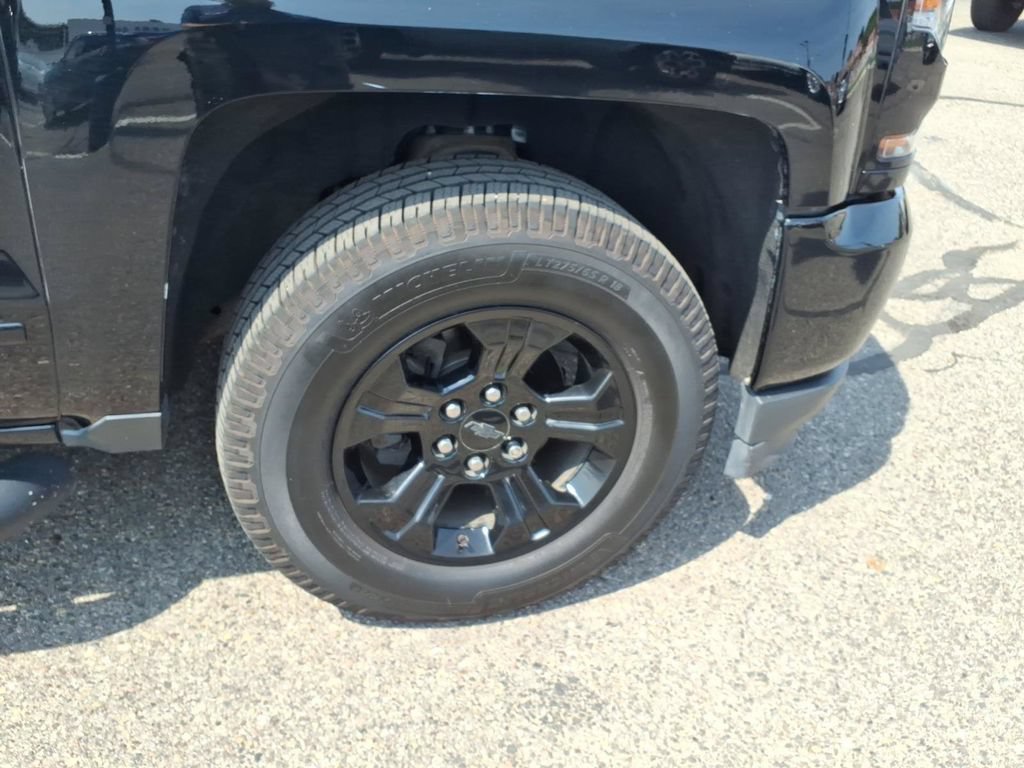 Used 2019 Chevrolet Silverado 1500 LT w/ All Star Edition AWD/4WD image 4