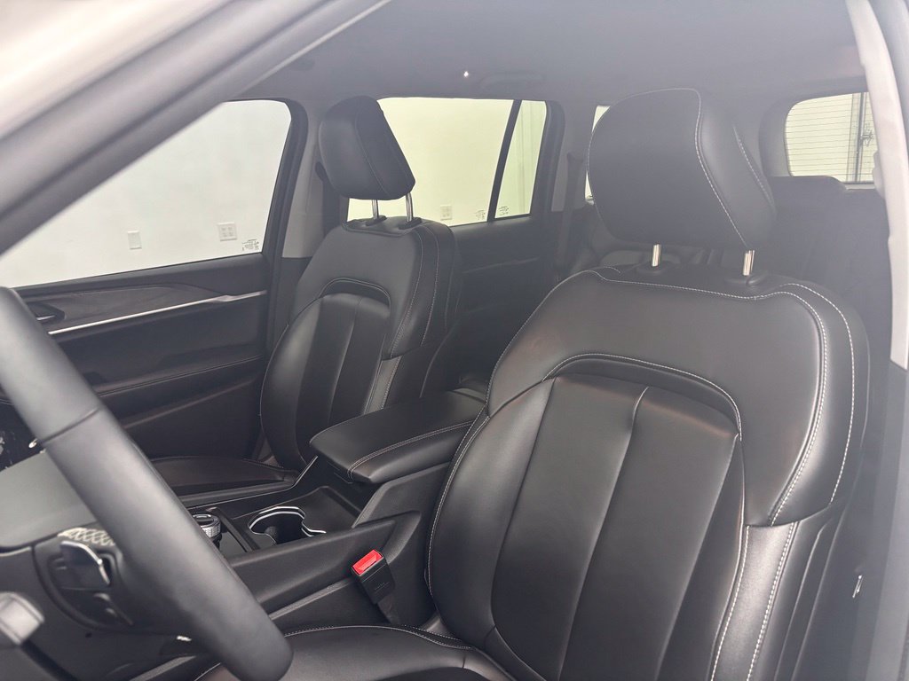 Used 2024 Jeep Grand Cherokee Limited AWD/4WD image 24