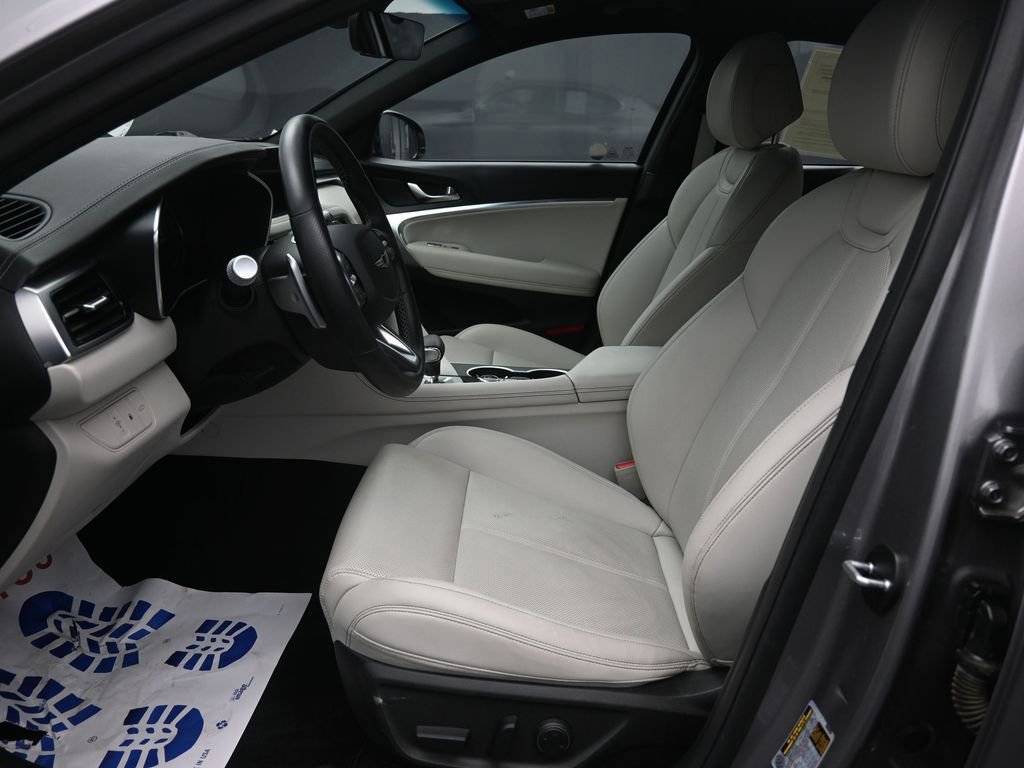 Used 2025 Genesis G70 2.5T image 22