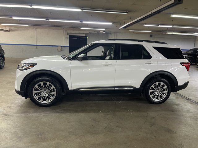 Certified 2025 Ford Explorer Active w/ Active Comfort Package AWD/4WD image 4