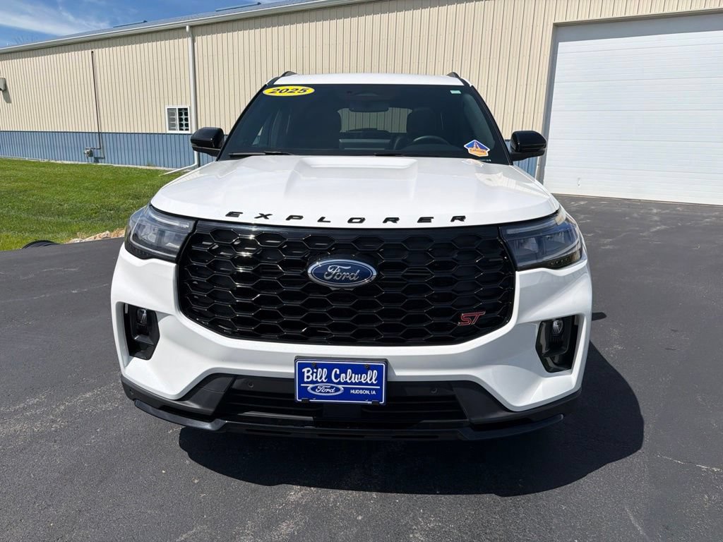 Certified 2025 Ford Explorer ST AWD/4WD image 9
