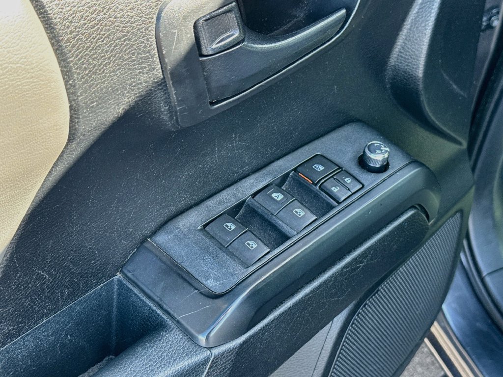 Used 2017 Toyota Tacoma SR RWD image 17