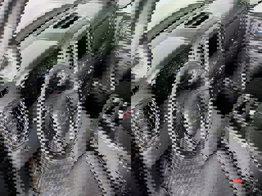 Used 2020 GMC Sierra 1500 4x4 Crew Cab image 2