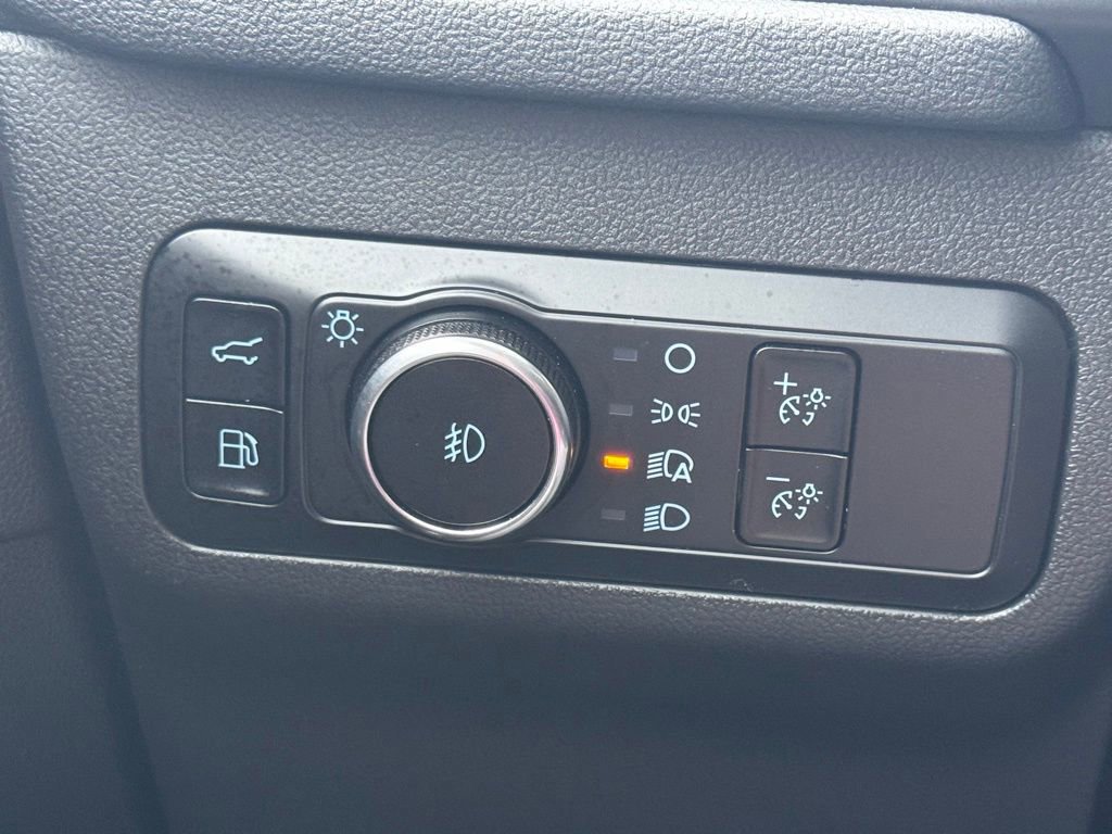 Certified 2023 Ford Escape SE w/ PHEV Premium Package image 38