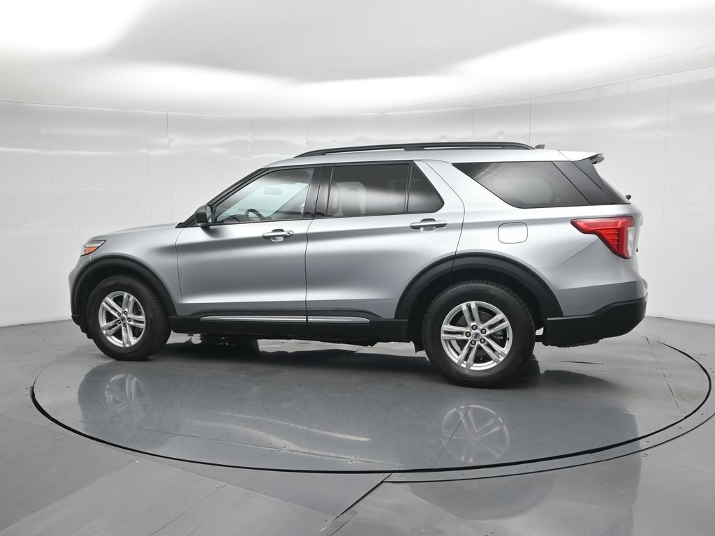 Certified 2022 Ford Explorer XLT RWD image 6