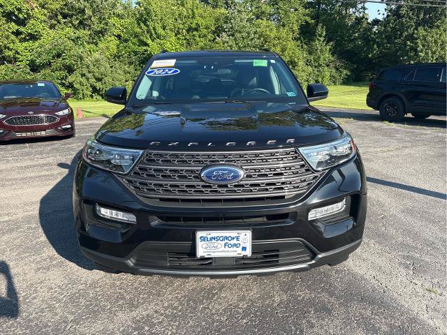 Certified 2024 Ford Explorer XLT w/ Equipment Group 202A AWD/4WD image 2