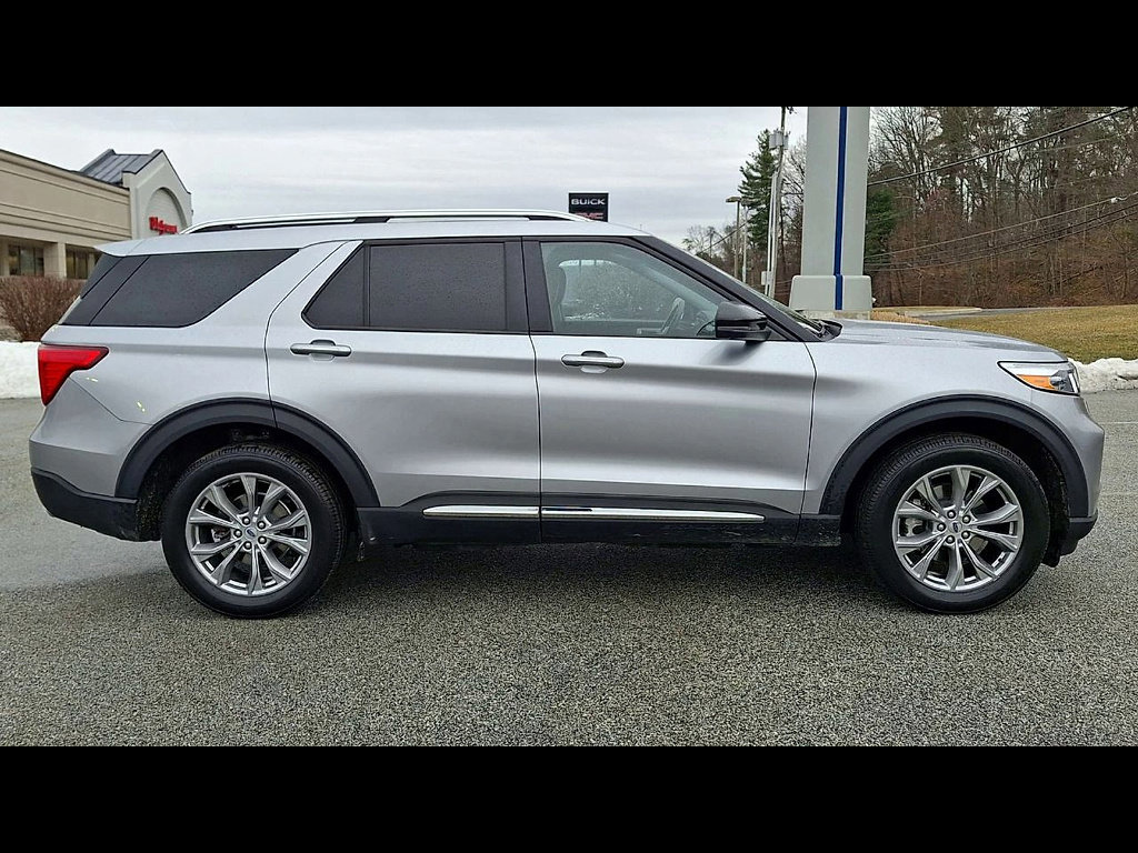 Certified 2022 Ford Explorer Limited w/ Equipment Group 301A image 9