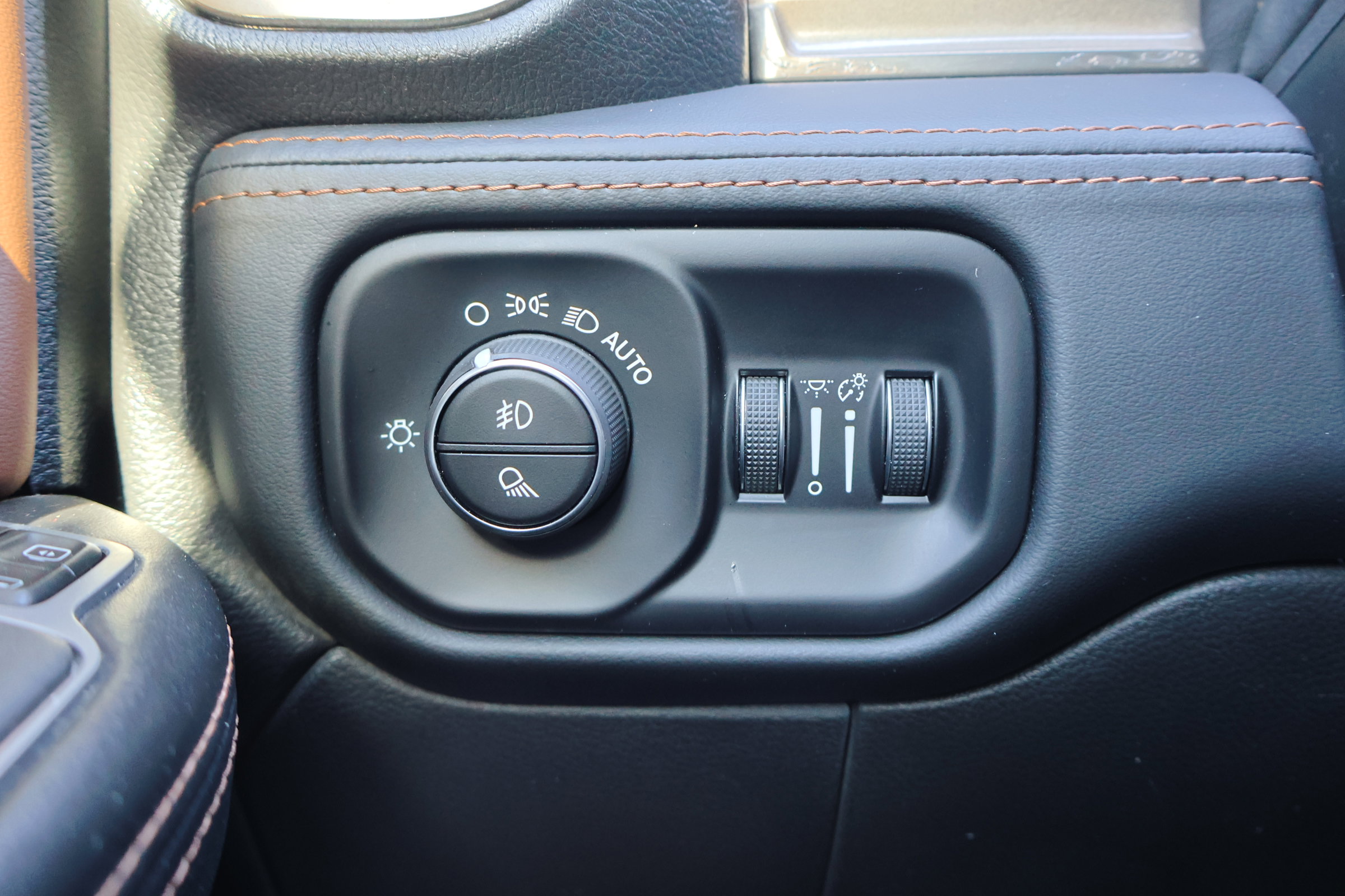 Used 2024 RAM 2500 Limited w/ Towing Technology Group image 15