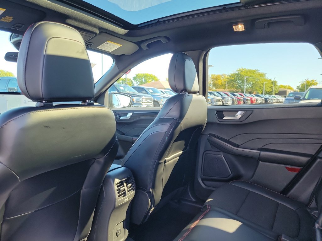 Certified 2023 Ford Escape ST-Line w/ Tech Pack #1 AWD/4WD image 16