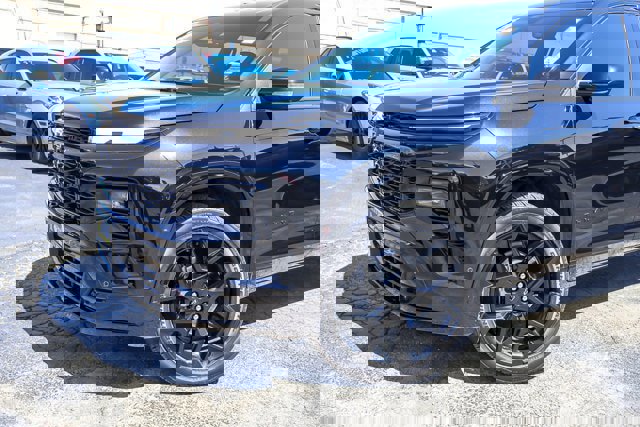 Used 2025 Chevrolet Traverse RS w/ LPO, Floor Liner Package AWD/4WD image 2