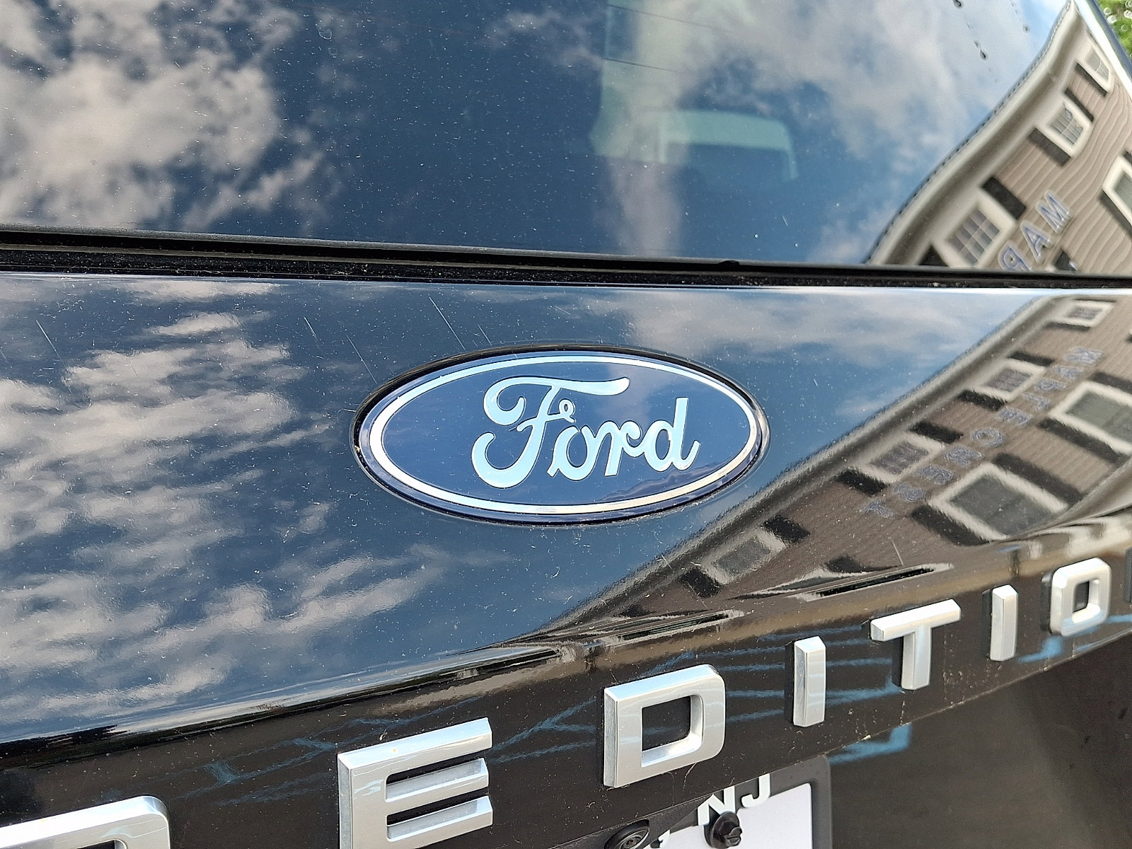 Certified 2025 Ford Expedition Active AWD/4WD image 32