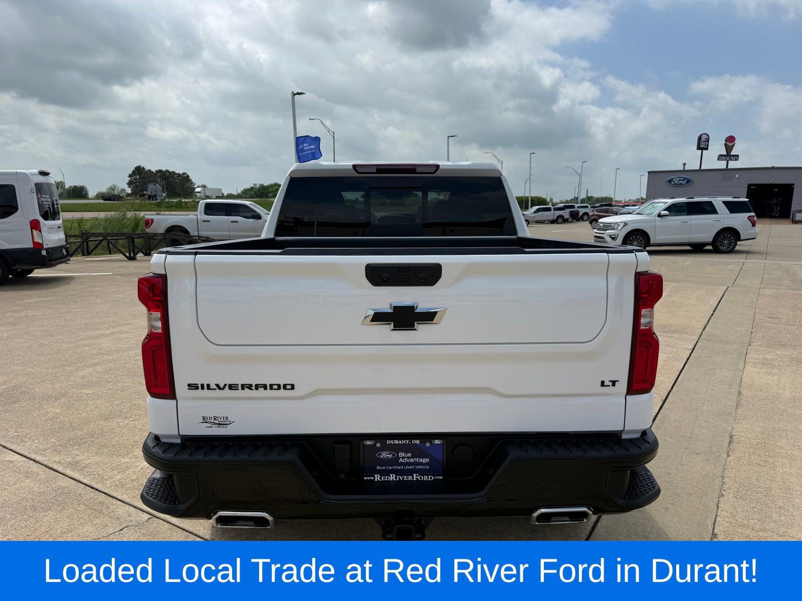 Used 2024 Chevrolet Silverado 1500 LT Trail Boss w/ LT Trail Boss Premium Package AWD/4WD image 4