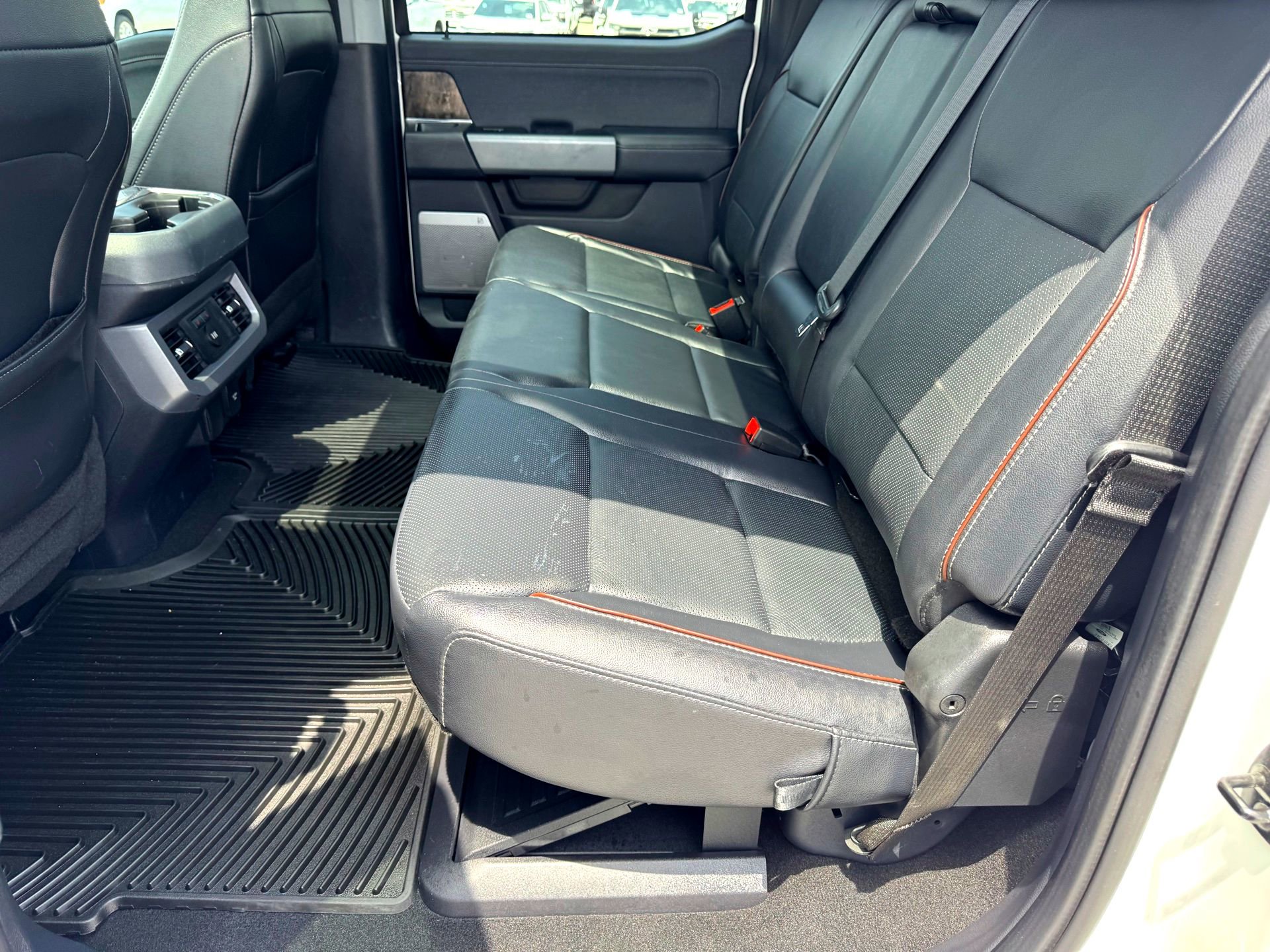 Certified 2024 Ford F250 Lariat w/ Lariat Ultimate Package AWD/4WD image 18
