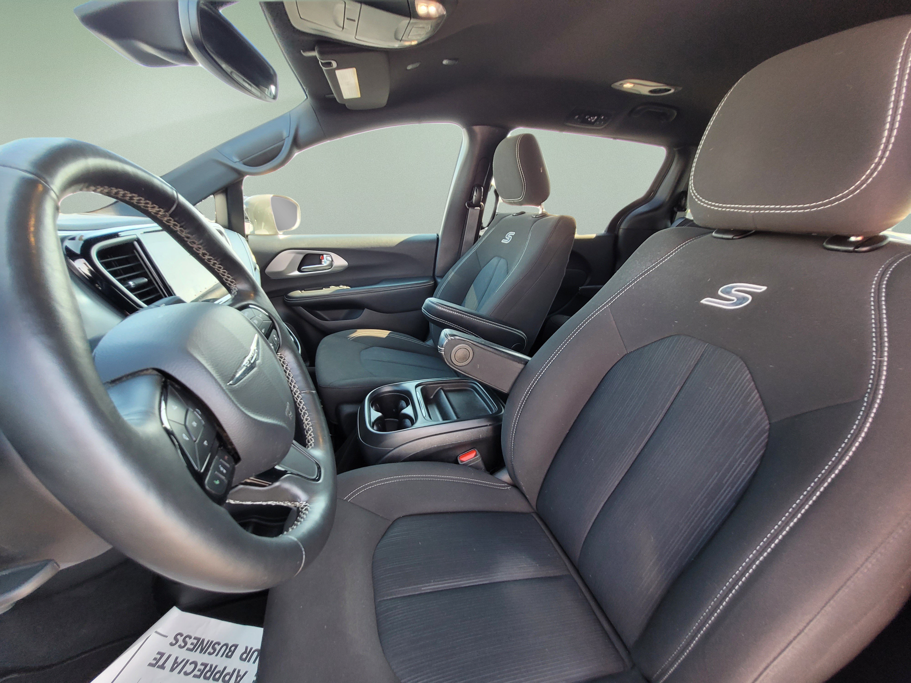 Used 2021 Chrysler Pacifica Touring w/ S Appearance Package FWD image 26