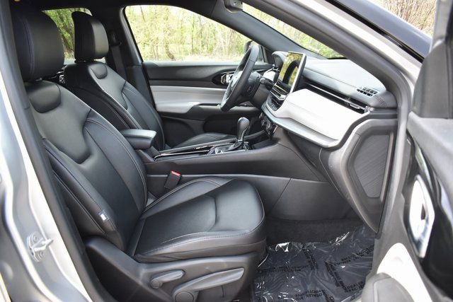 Used 2025 Jeep Compass Limited AWD/4WD image 13
