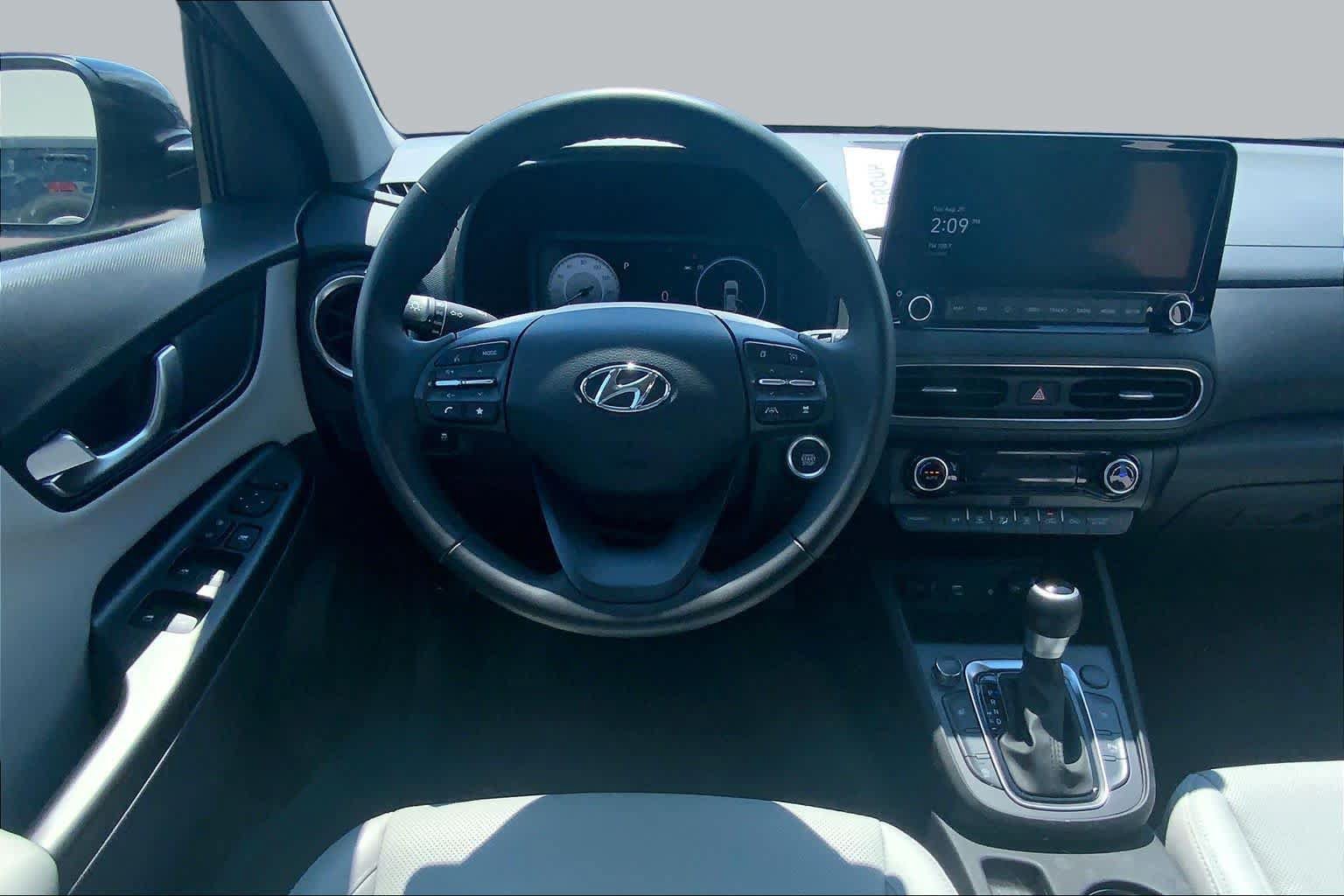 Used 2023 Hyundai Kona Limited FWD image 6