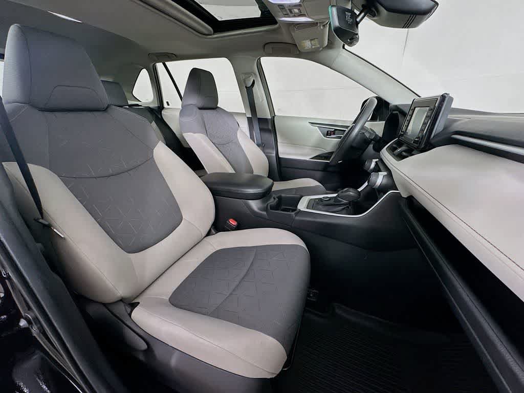 Used 2022 Toyota RAV4 XLE w/ Convenience Package AWD/4WD image 15