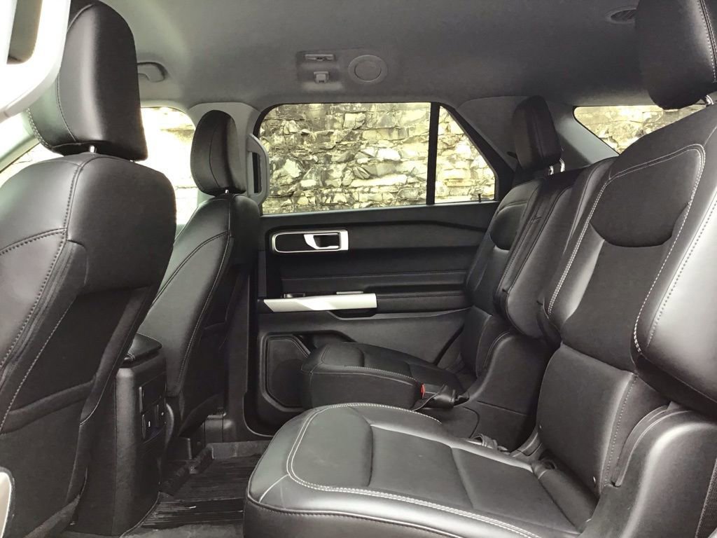 Certified 2024 Ford Explorer XLT w/ Equipment Group 202A image 10