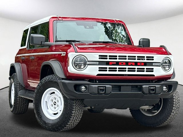 Certified 2025 Ford Bronco Heritage Edition AWD/4WD image 17