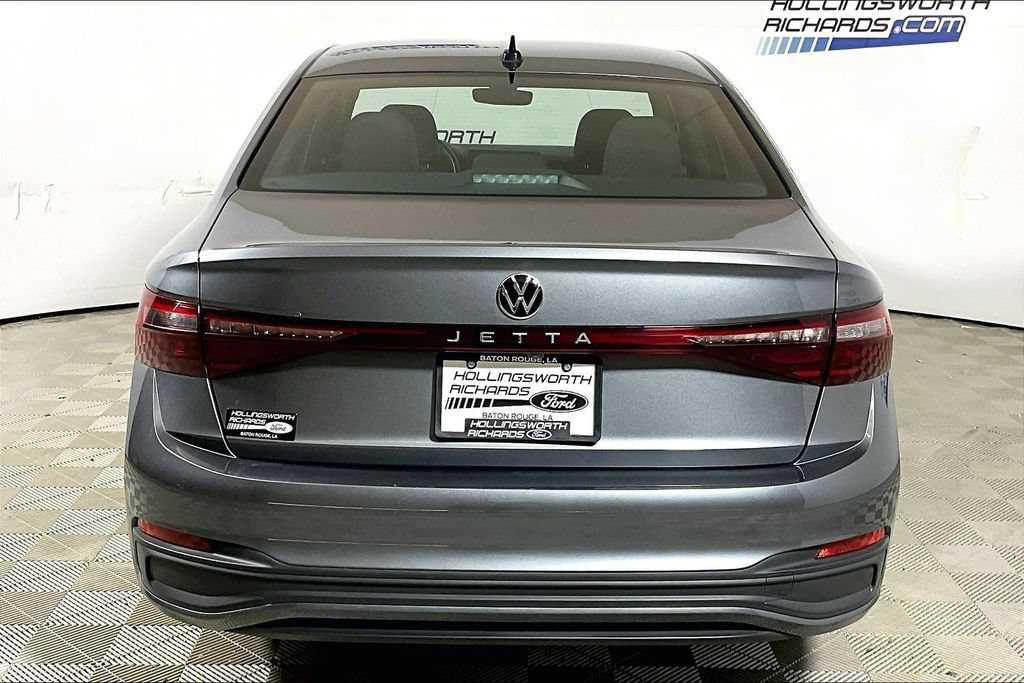 Used 2025 Volkswagen Jetta Sport FWD image 4