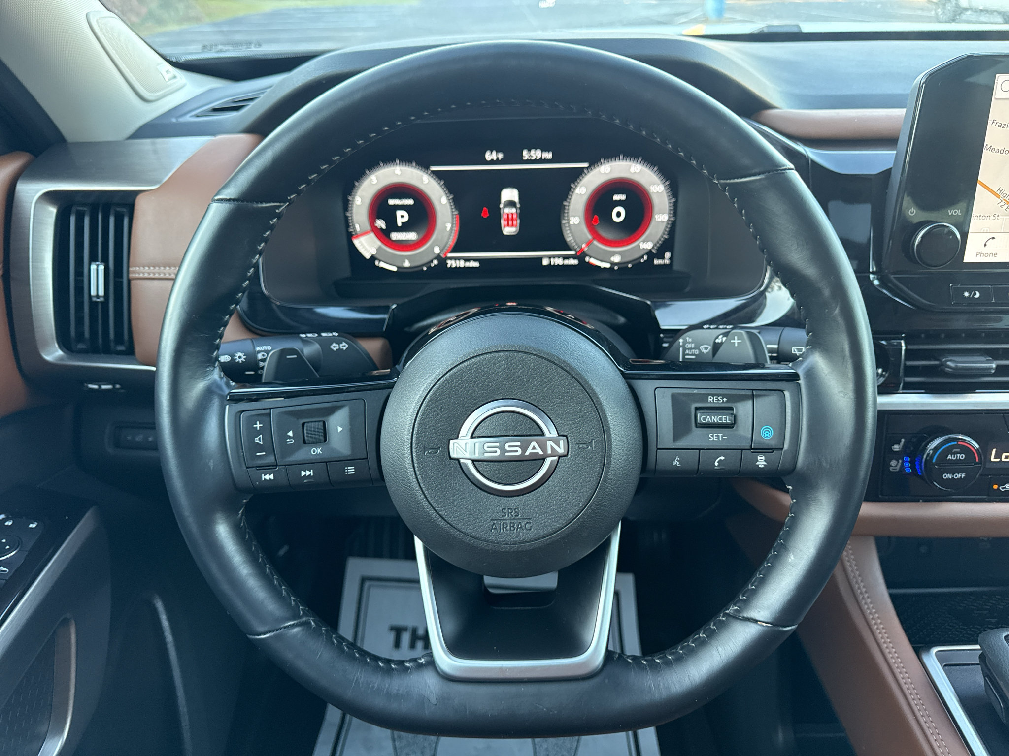 Used 2025 Nissan Pathfinder Platinum w/ Black Appearance Package FWD image 24