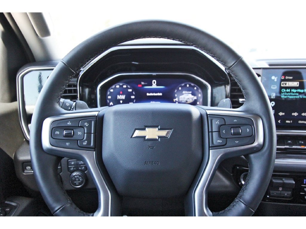 Used 2025 Chevrolet Silverado 1500 LTZ AWD/4WD image 16