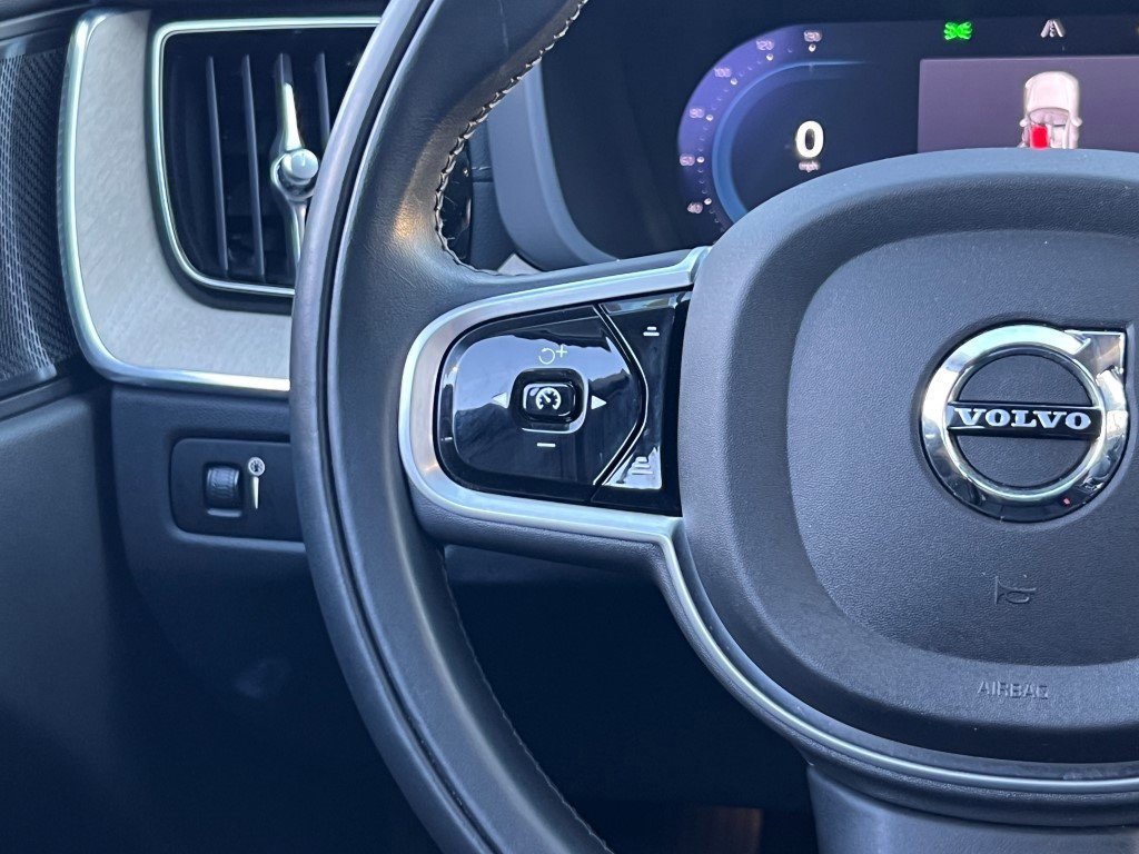 Used 2022 Volvo XC60 B6 Inscription w/ Advanced Package image 33