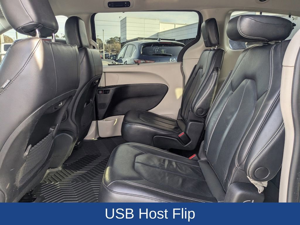Used 2022 Chrysler Pacifica Touring-L image 16