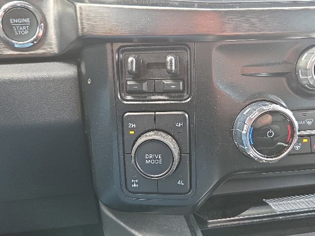 Certified 2024 Ford F250 Lariat w/ Lariat Ultimate Package AWD/4WD image 33