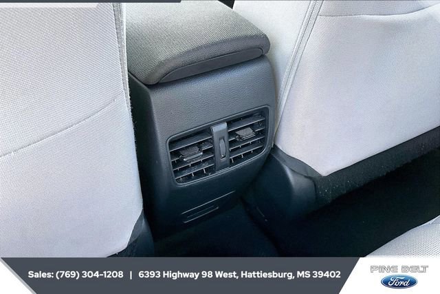 Used 2023 Toyota Corolla Cross L image 24