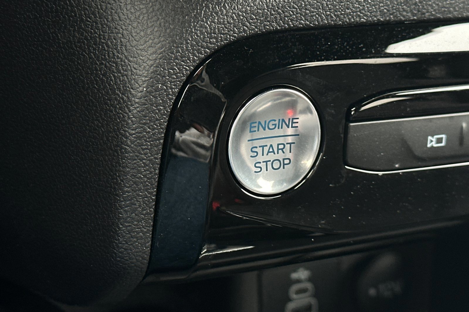 Certified 2025 Ford Escape ST-Line Elite w/ Tech Pack #2 image 26