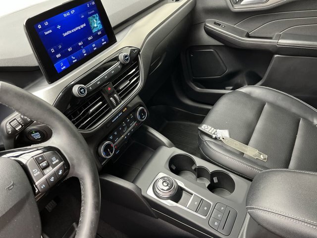 Certified 2022 Ford Escape Titanium AWD/4WD image 19