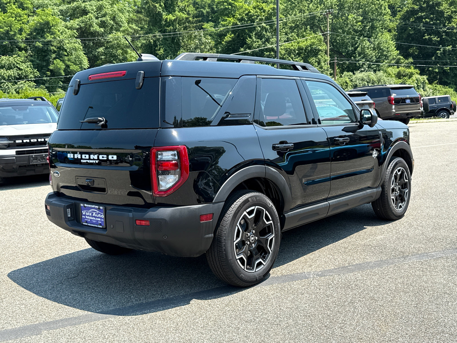 Certified 2025 Ford Bronco Sport Outer Banks w/ Outer Banks Tech Package+ AWD/4WD image 4
